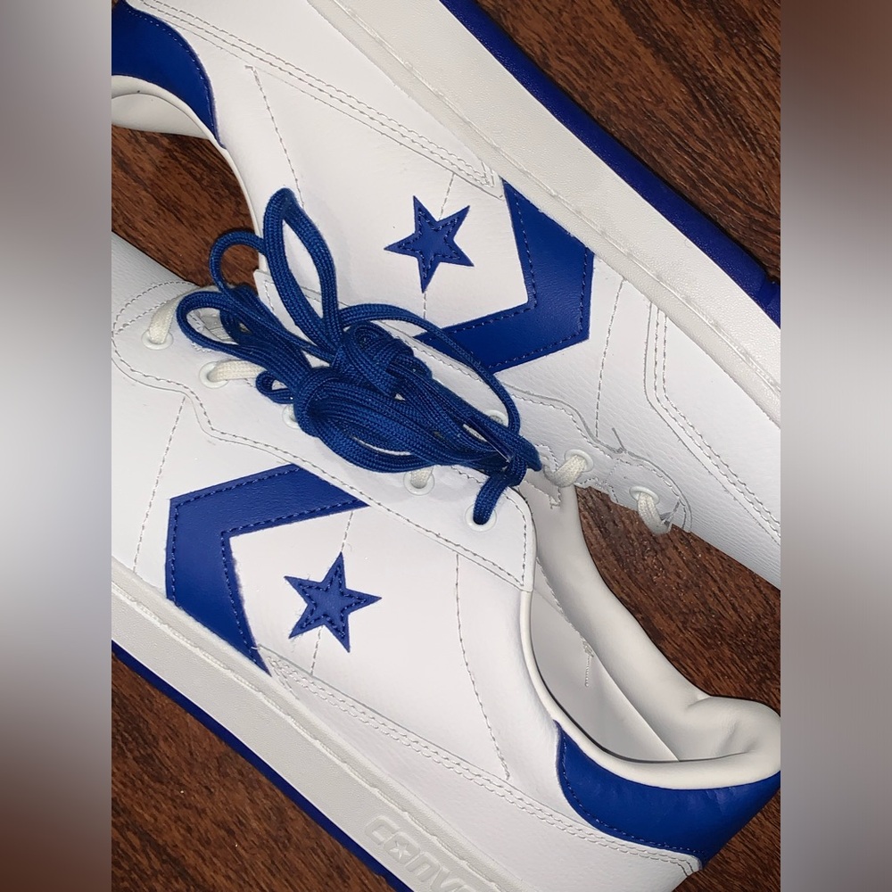 Converse White and Blue Low-Top Sneakers - Picture 2 of 16